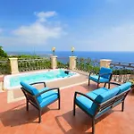 Villa La Timpa - Antica E Maestosa Con Jacuzzi Privata Con Meravigliosa Vista Sull'etna E Sul Mare