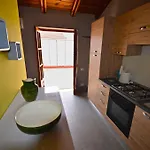 Villa La Timpa - Antica E Maestosa Con Jacuzzi Privata Con Meravigliosa Vista Sull'etna E Sul Mare *