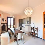 La Timpa - Antica E Maestosa Con Jacuzzi Privata Con Meravigliosa Vista Sull'etna E Sul Mare Villa *
