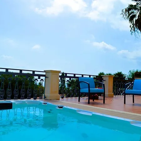 La Timpa - Antica E Maestosa Con Jacuzzi Privata Con Meravigliosa Vista Sull'etna E Sul Mare *