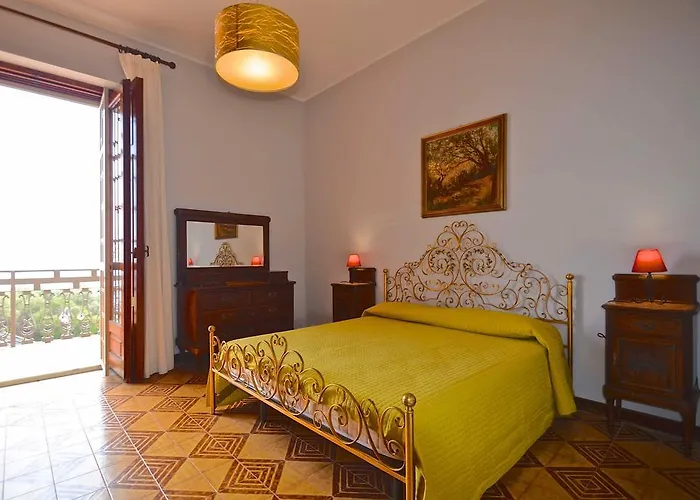 La Timpa - Antica E Maestosa Con Jacuzzi Privata Con Meravigliosa Vista Sull'etna E Sul Mare Villa *