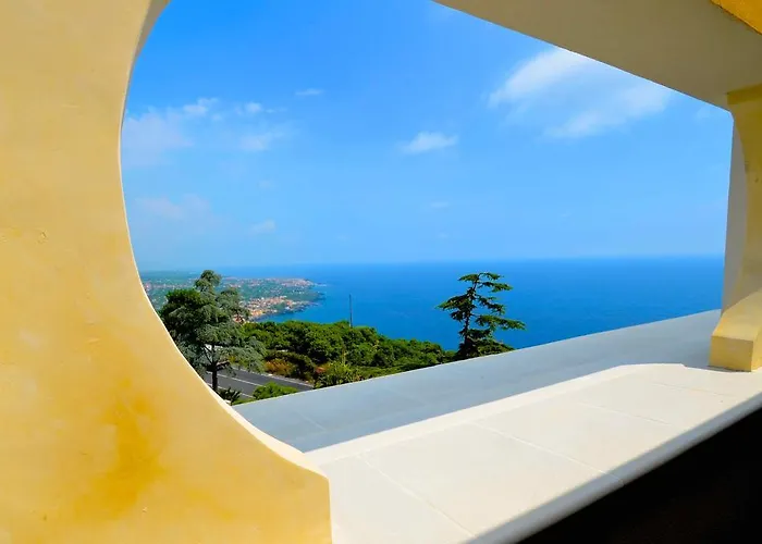 La Timpa - Antica E Maestosa Con Jacuzzi Privata Con Meravigliosa Vista Sull'etna E Sul Mare Acireale