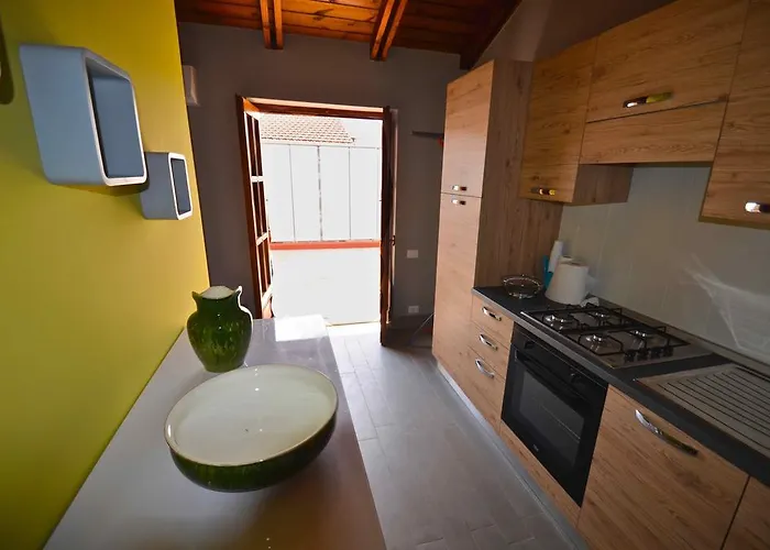 Villa La Timpa - Antica E Maestosa Con Jacuzzi Privata Con Meravigliosa Vista Sull'etna E Sul Mare *