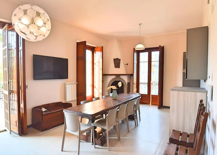 La Timpa - Antica E Maestosa Con Jacuzzi Privata Con Meravigliosa Vista Sull'etna E Sul Mare Villa